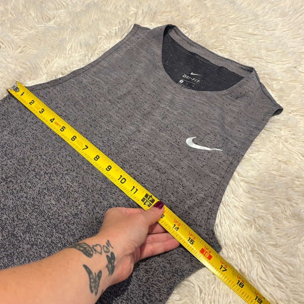 Nike Women’s Medalist Dri-fit Running tank Gray & Black size medium - Picture 5 of 10
